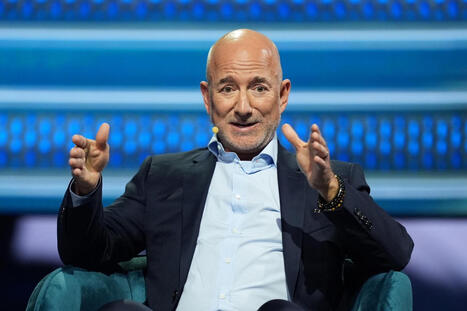 Jeff Bezos lance à son tour sa start-up d’IA, Prometheus ...