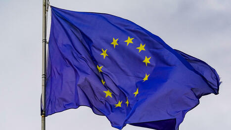 "La plus grande attaque contre les droits numériques des Européens", l’UE va bel et bien assouplir ses règles sur l’IA, offrant ainsi nos données privées aux géants de la tech ...