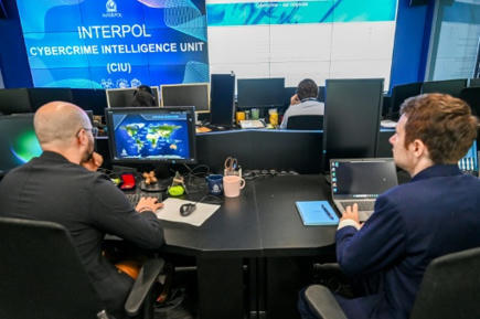 Interpol face à l'IA, arme redoutable des cybercriminels ...